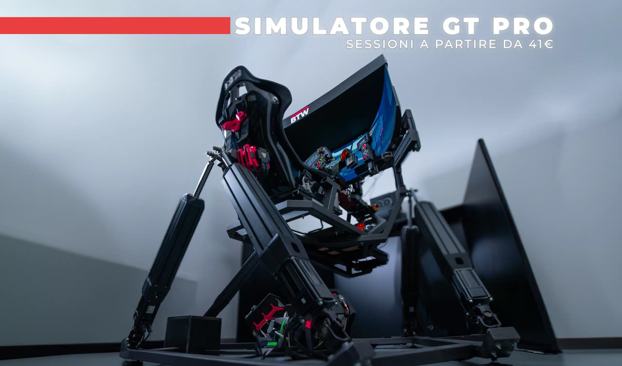 Simulatore di guida GT Pro di BTW Experience con 6 assi di movimento